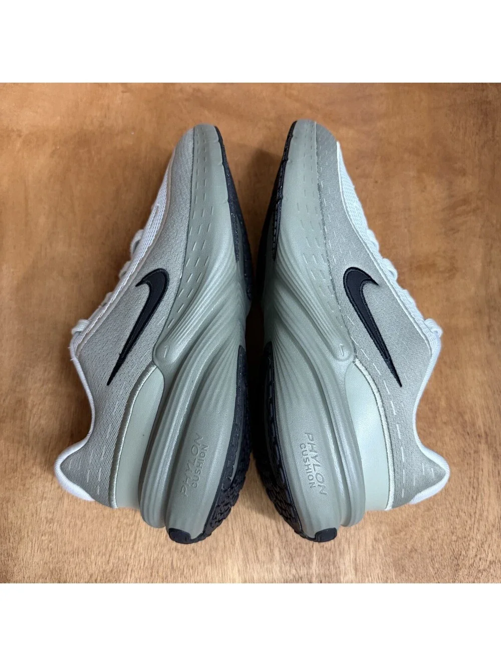 Nike uplift scgs